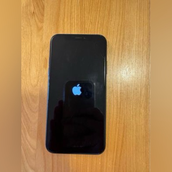 iPhone XS - Picture 4 of 8